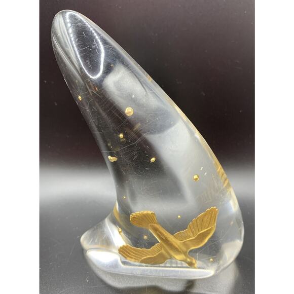 Vintage Creed Co Gold Bird Encased Clear Lucite Paper Weight 5.25” Tall - Picture 3 of 6